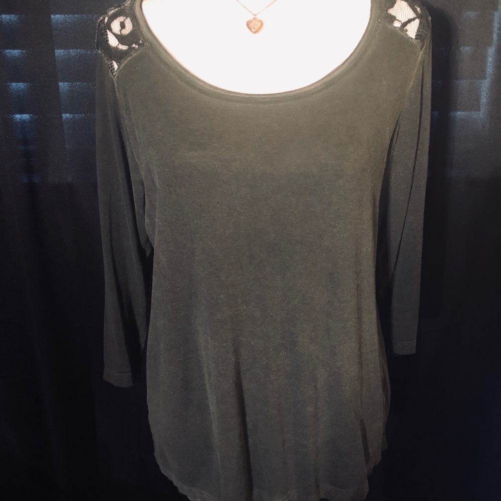 ❌SOLD❌Dark Olive Green Long Sleeved Top